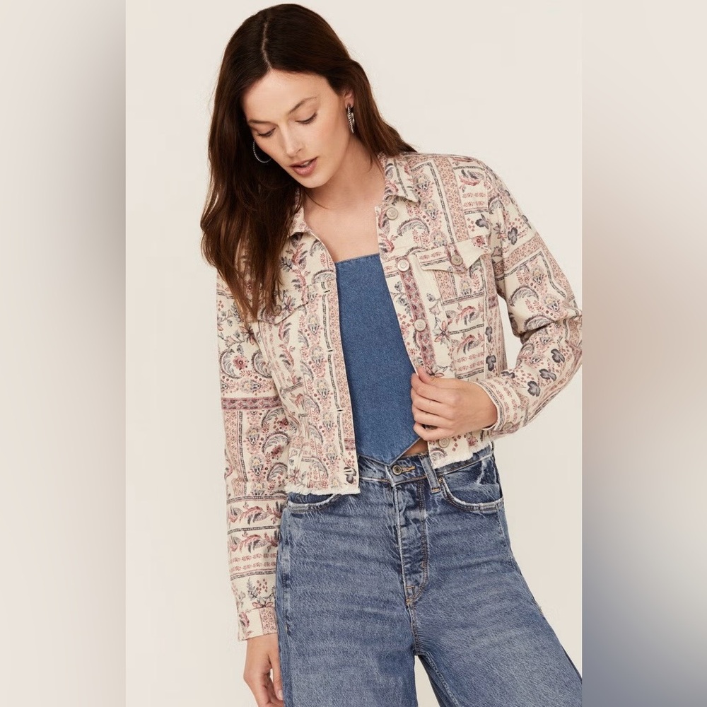 SHYANNE WOMEN'S AMERICANA
PRINT DENIM JACKET - Picture 3 of 7